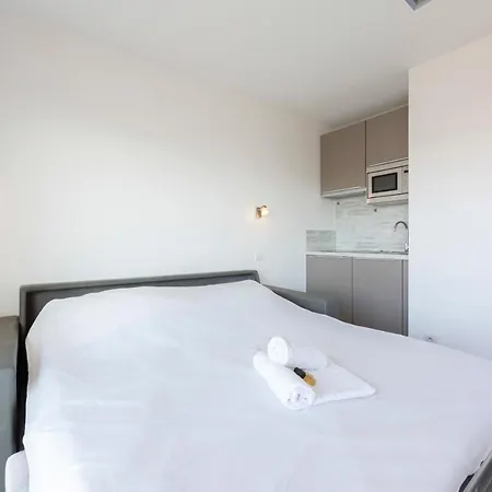 With A Panoramic View At The Floor Of A With A Pool * Antibes