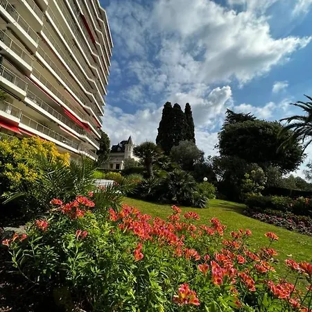With A Panoramic View At The Floor Of A With A Pool * Antibes